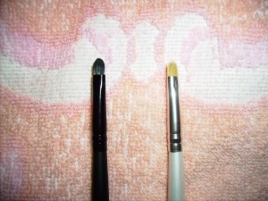 Elf Studio Small Precision Brush vs Elf Concealer Brush